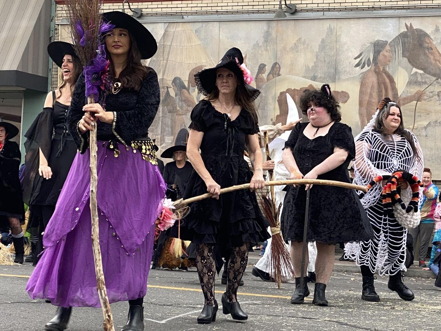 Free: Witches Walk 2025